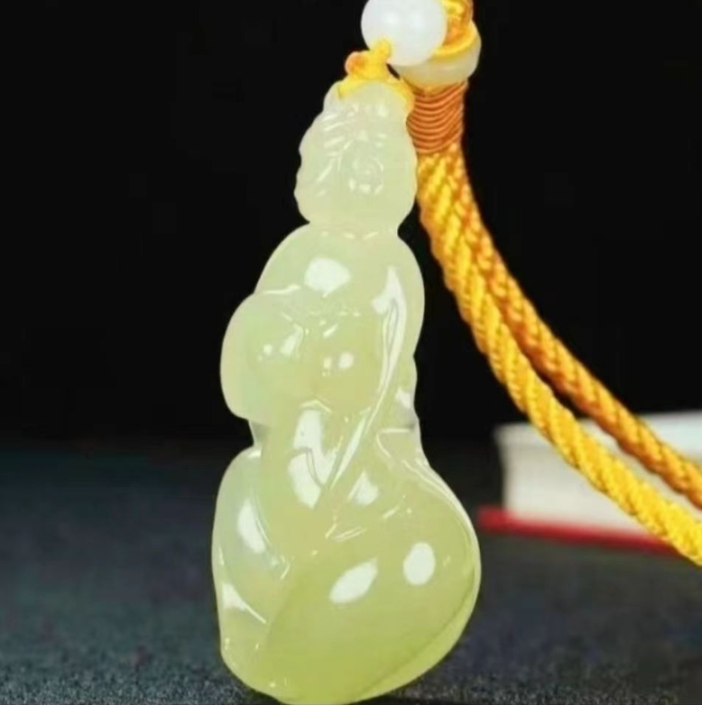 Natural Afghan Jade Handheld Cultural Artifact